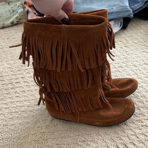 Minnetonka Tan Suede Fringe Footwear - Picture 1 of 6